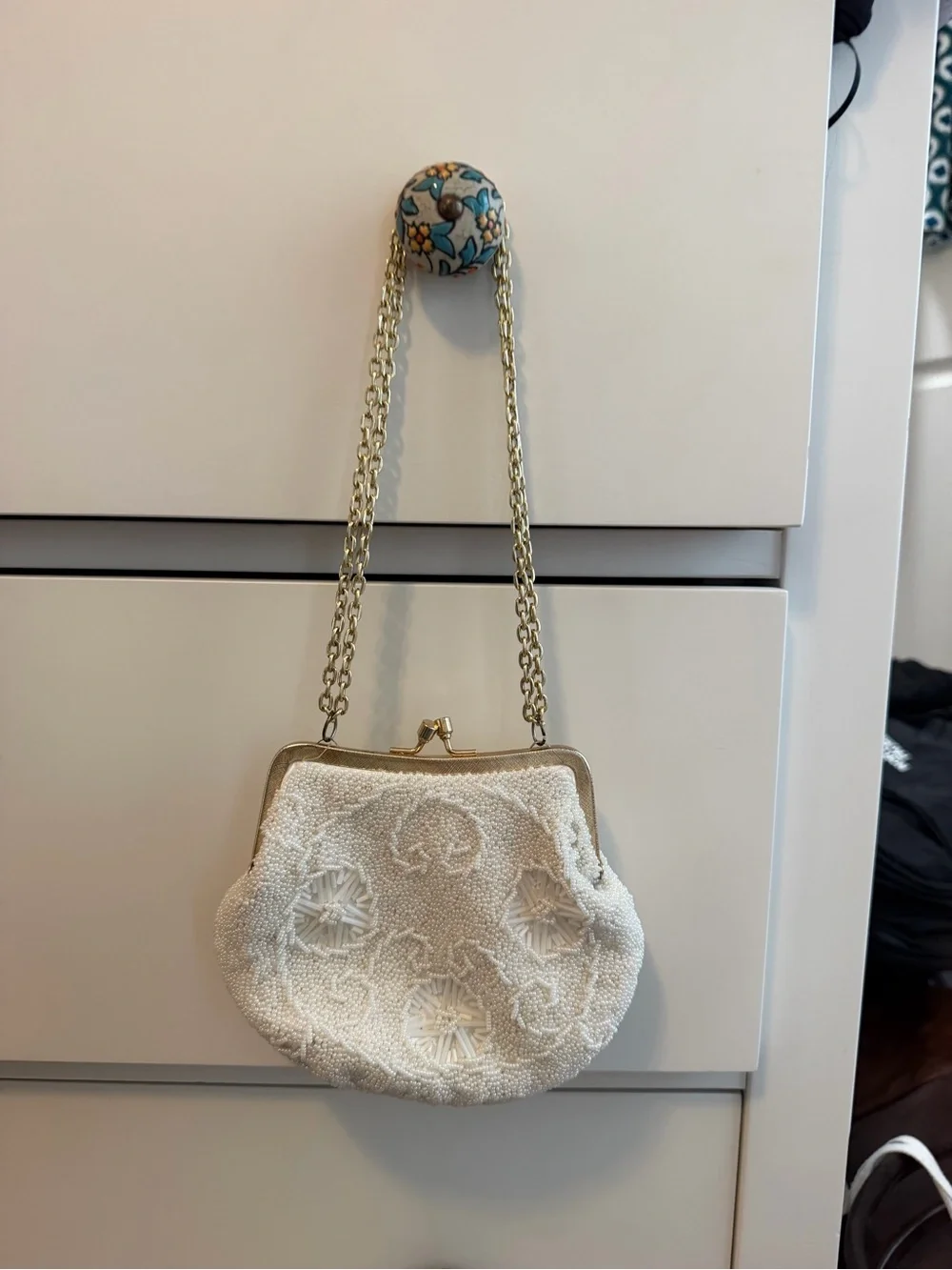Elegant White Beaded Chain-Handle Evening Bag